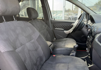 Подержанный автомобиль Renault Logan Sedan 2014 года (10 фото)