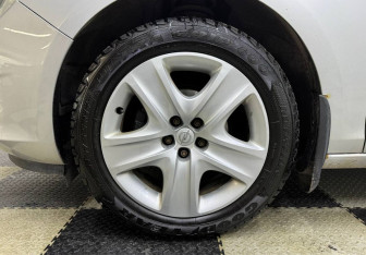 Подержанный автомобиль Opel Astra Hatchback 2010 года (12 фото)