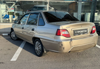 Подержанный автомобиль Daewoo Nexia Sedan 2013 года (7 фото)
