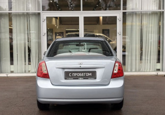Подержанный автомобиль Daewoo Gentra Sedan 2014 года (6 фото)