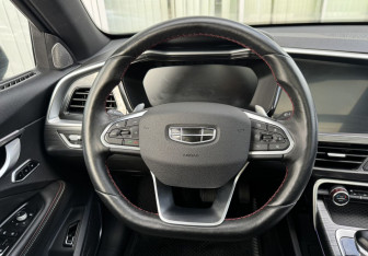 Подержанный автомобиль Geely Tugella 2023 года (10 фото)
