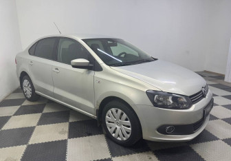 Подержанный автомобиль Volkswagen Polo Sedan 2011 года (3 фото)