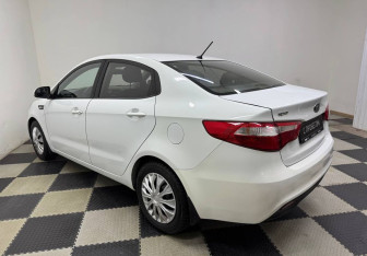 Подержанный автомобиль Kia Rio Sedan 2012 года (7 фото)
