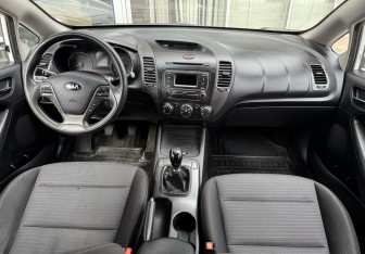 Подержанный автомобиль Kia Cerato Sedan 2015 года (9 фото)