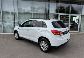 Подержанный автомобиль Mitsubishi ASX 2014 года (7 фото)