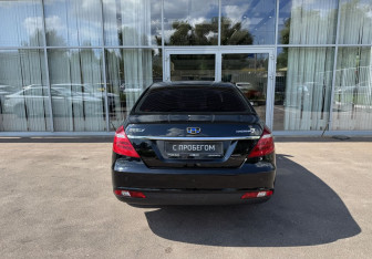 Подержанный автомобиль Geely Emgrand 7 2019 года (6 фото)