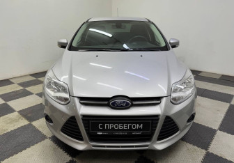 Подержанный автомобиль Ford Focus Sedan 2011 года (2 фото)