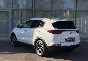 Подержанный автомобиль Kia Sportage 2022 года (5 фото)