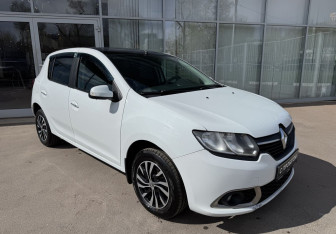 Подержанный автомобиль Renault Sandero 2014 года (3 фото)