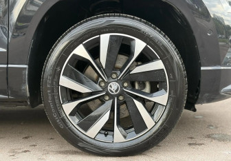 Подержанный автомобиль Skoda Karoq 2025 года (12 фото)