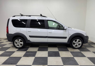 Подержанный автомобиль LADA (ВАЗ) Largus Wagon 2019 года (4 фото)