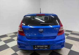 Подержанный автомобиль Hyundai i30 Hatchback 2009 года (6 фото)