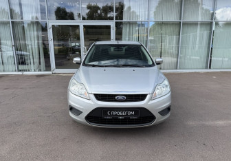 Подержанный автомобиль Ford Focus Sedan 2011 года (2 фото)
