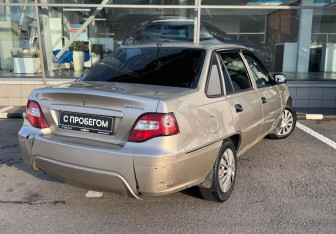 Подержанный автомобиль Daewoo Nexia Sedan 2013 года (5 фото)