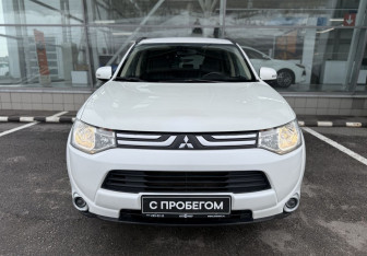 Подержанный автомобиль Mitsubishi Outlander 2013 года (2 фото)