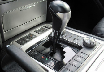 Подержанный автомобиль Toyota Land Cruiser Suv 2020 года (17 фото)