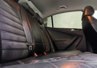 Подержанный автомобиль Volkswagen Passat Sedan 2008 года (11 фото)