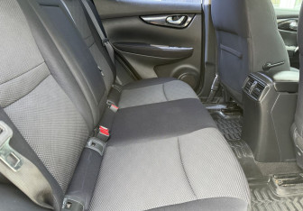 Подержанный автомобиль Nissan Qashqai 2015 года (11 фото)