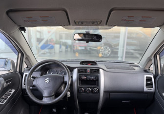 Подержанный автомобиль Suzuki Liana Sedan 2006 года (9 фото)