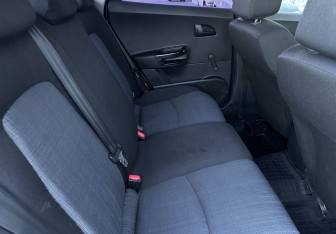 Подержанный автомобиль Kia Ceed Hatchback 2011 года (12 фото)