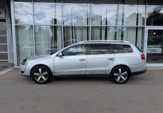 Подержанный автомобиль Volkswagen Passat Wagon 2009 года (8 фото)