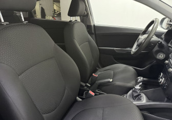 Подержанный автомобиль Kia Rio Sedan 2013 года (10 фото)