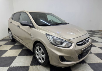 Подержанный автомобиль Hyundai Solaris Hatchback 2013 года (3 фото)