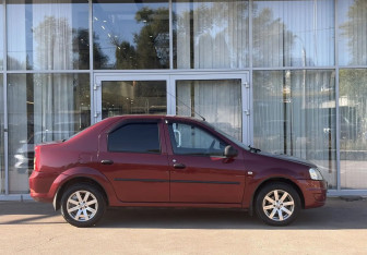 Подержанный автомобиль Renault Logan Sedan 2011 года (4 фото)