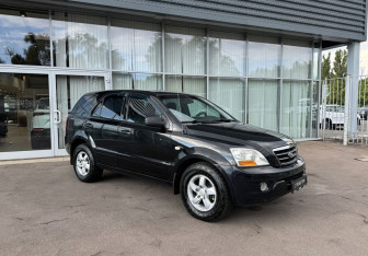 Подержанный автомобиль Kia Sorento 2008 года (3 фото)