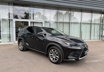 Подержанный автомобиль Lexus NX 2020 года (3 фото)