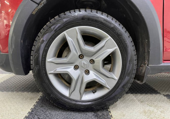 Подержанный автомобиль Renault Sandero 2021 года (12 фото)