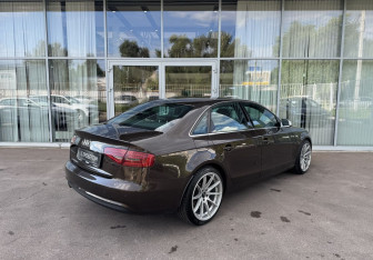 Подержанный автомобиль Audi A4 Sedan 2013 года (5 фото)