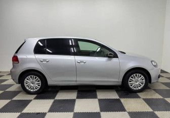 Подержанный автомобиль Volkswagen Golf Hatchback 2012 года (4 фото)