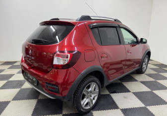 Подержанный автомобиль Renault Sandero 2021 года (5 фото)