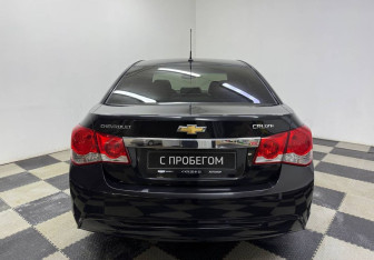 Подержанный автомобиль Chevrolet Cruze Sedan 2013 года (6 фото)