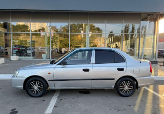 Подержанный автомобиль Hyundai Accent Sedan 2006 года (8 фото)