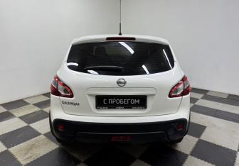 Подержанный автомобиль Nissan Qashqai 2012 года (5 фото)