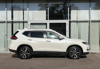 Подержанный автомобиль Nissan X-Trail 2019 года (4 фото)