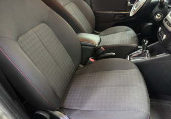 Подержанный автомобиль Kia Venga 2016 года (9 фото)