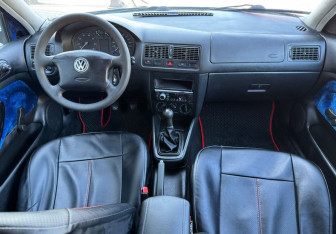 Подержанный автомобиль Volkswagen Golf Hatchback 1999 года (10 фото)