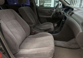 Подержанный автомобиль Toyota Camry Sedan 1999 года (10 фото)