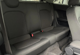 Подержанный автомобиль Audi A1 2012 года (10 фото)