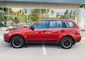 Подержанный автомобиль Subaru Forester Suv 2008 года (8 фото)
