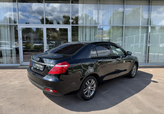 Подержанный автомобиль Geely Emgrand 7 2019 года (5 фото)
