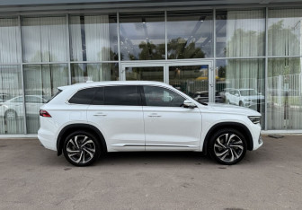 Подержанный автомобиль Geely Monjaro 2024 года (4 фото)