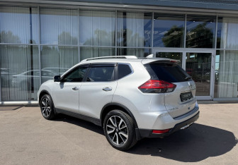 Подержанный автомобиль Nissan X-Trail 2022 года (7 фото)
