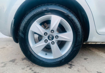 Подержанный автомобиль Kia Ceed Hatchback 2013 года (12 фото)