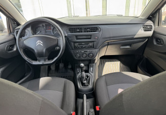 Подержанный автомобиль Citroen C-Elysee 2013 года (9 фото)