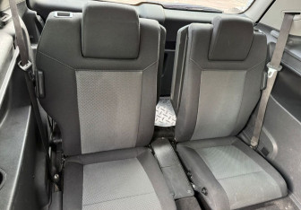 Подержанный автомобиль Opel Zafira Compactvan 2012 года (12 фото)
