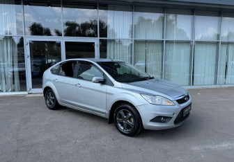Подержанный автомобиль Ford Focus Hatchback 2011 года (3 фото)